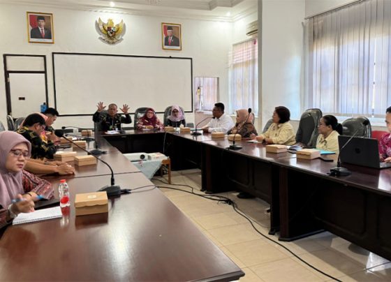 Plh Sekretaris Daerah Sanggul Lumban Gaol menerima kunjungan Komisi Informasi Provinsi Kalimantan Tengah, Kamis, 12 September 2024.