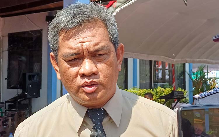 Lampu Lalu Lintas Pengganti yang Ditabrak Truk di Perempatan Pelita Sampit dalam Pengiriman