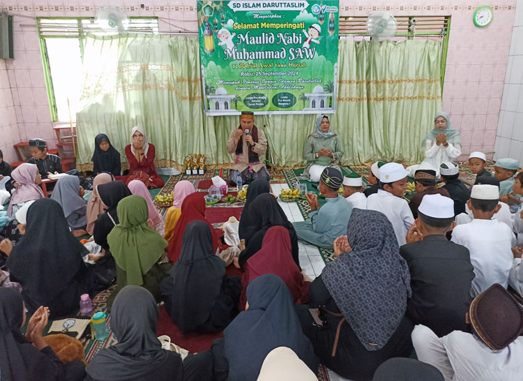 SD Islam Daruttaslim Sampit Ajarkan Siswanya Maknai Maulid Nabi Muhammad saw
