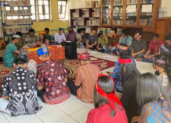 WBP Lapas Sampit dan pelajar SMAN 3 Sampit melakukan ibadah menyambut Hari Raya Galungan.