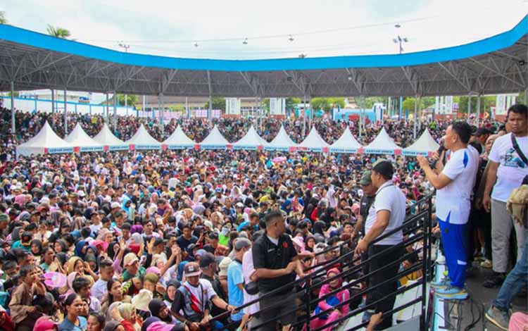 Sugianto Sabran Hadiahkan 175 Umroh dan 7 Rumah kepada Warga Barito Utara, Apresiasi Antusiasme Masyarakat