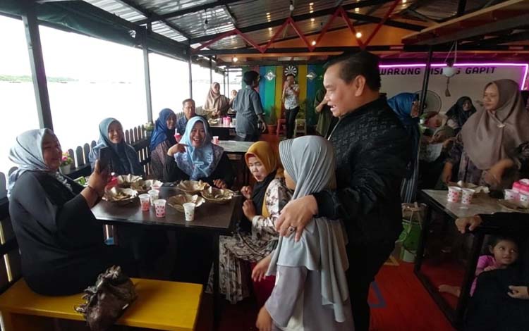 Halikinnor Tegaskan Komitmen Kembangkan Wisata Kuliner di Sungai Mentaya