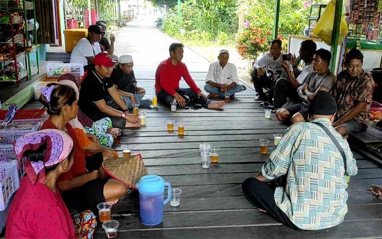 Cara Lain Calon Wakil Gubernur Kalteng Supian Hadi Menjalin Kedekatan dengan Warga di DAS Katingan