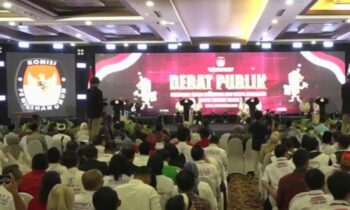 Empat paslon Gubernur Kalteng ikuti debat perdana Pilkada Kalteng 2024 di Palangka Raya, Senin malam, 14 Oktober 2024.