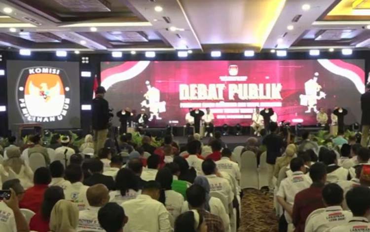 Empat Paslon Beradu Gagasan dalam Debat Perdana Pilkada Kalteng 2024