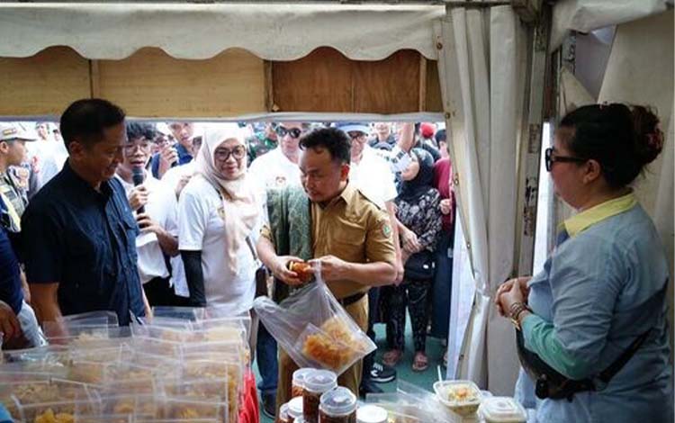 Pameran Produk Lokal Kalteng Gebyar UMKM 2024 di Muara Teweh: Dukung UMKM Hadapi Pasar Bebas