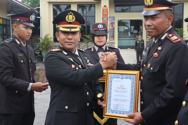 Polsek Baamang Raih Penghargaan Kompolnas Awards Tahun 2024