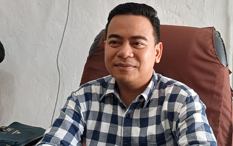 KPU Kotim Tegaskan Aturan Pemasangan APK: Dilarang di Median Jalan dan Pohon