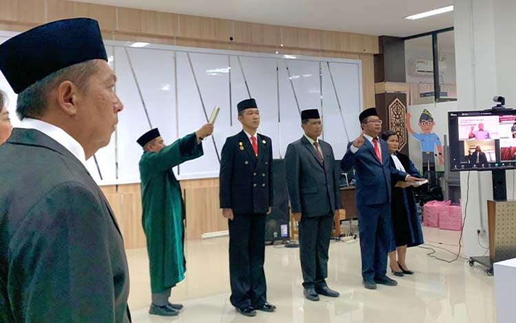 Meldy Putera Resmi Dilantik Sebagai Anggota PAW MPDN Kotim