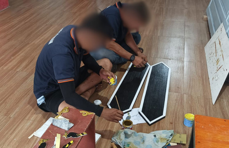 Pelestarian Budaya Lokal Lewat Pelatihan Pembuatan Talawang Dayak di Lapas Sampit