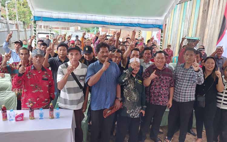 Relawan HARATI Telaga Antang dan Antang Kalang Dukung Halikinnor-Irawati Lanjutkan Pembangunan Kotim