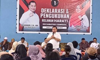 Petahana Bupati Kotim Halikinnor saat deklarasi relawan HARATI Kecamatan Cempaga, Sabtu, 12 Oktober 2024.