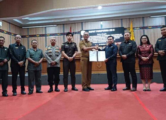 Rapat paripurna penandatanganan tentang RAPBD Perubahan Kotim Tahun Anggaran 2024, Senin, 21 Oktober 2024.