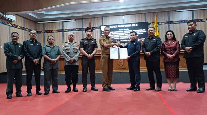 Rapat paripurna penandatanganan tentang RAPBD Perubahan Kotim Tahun Anggaran 2024, Senin, 21 Oktober 2024.