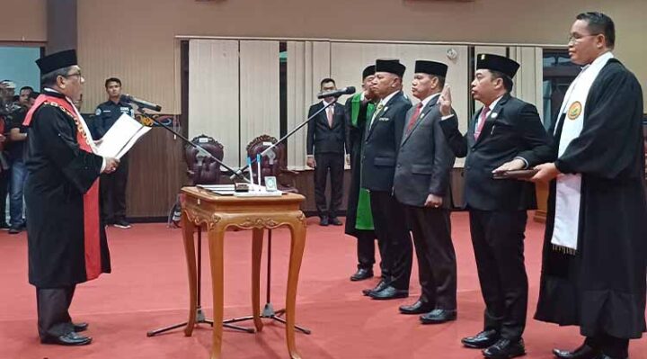 Suasana acara pelantikan pimpinan DPRD Kotawaringin Timur, Senin, 14 Oktober 2024.