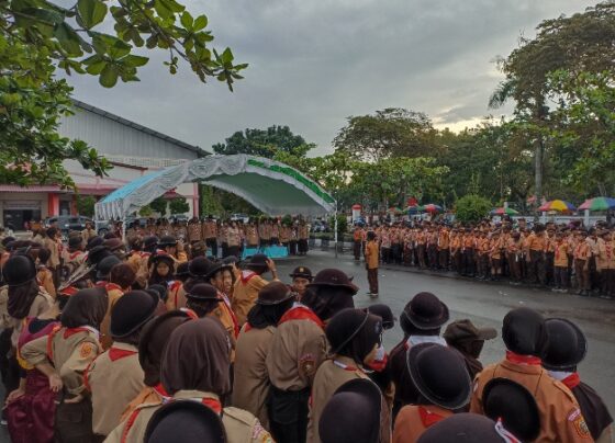 Suasana upacara pembukaan Perkemahan Pramuka Penggalang se Kecamatan Baamang yang dimeriahkan peserta dari 20 sekolah, Jumat, 18 Oktober 2024