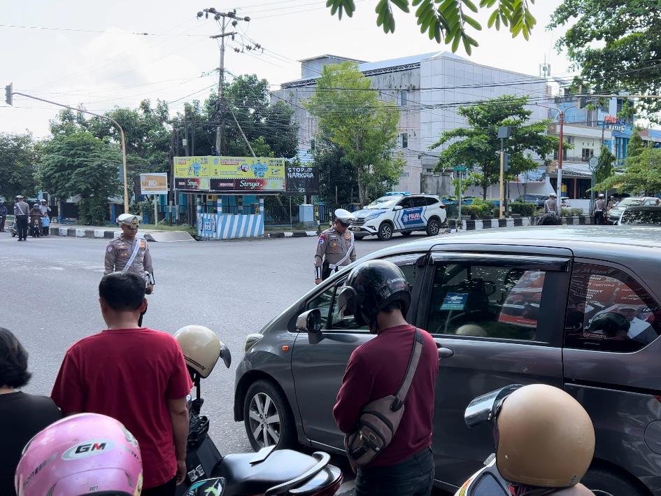 Peringati Hari Pahlawan, Satlantas Hentikan Mobilitas Kendaraan di Jalan Raya Selama 1 Menit
