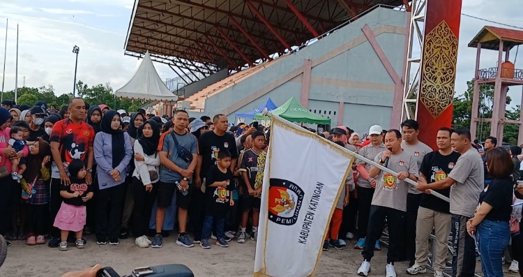 Seribuan Warga Katingan Meriahkan Jalan Sehat Pilkada Damai