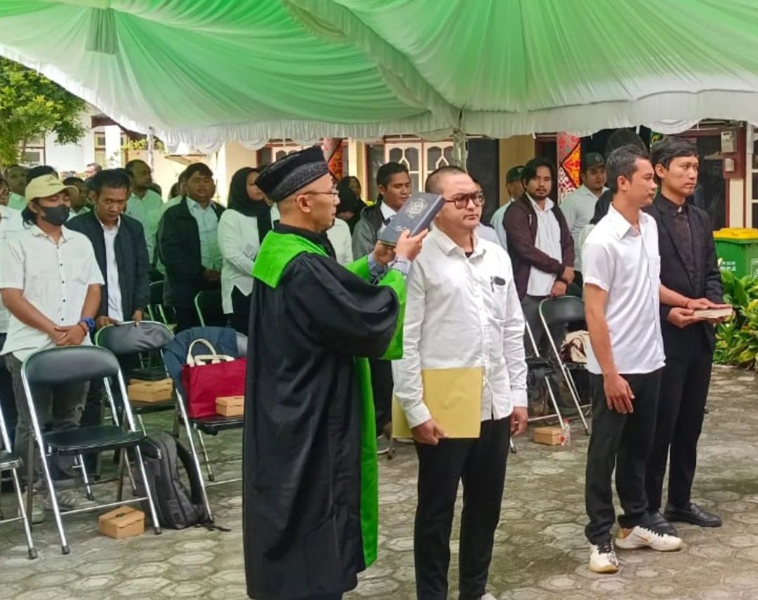 203 Anggota KPPS Mentawa Baru Hilir Resmi Dilantik