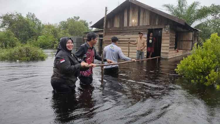 24 KK di Desa Sungai Ubar Terpaksa Mengungsi Akibat Banjir