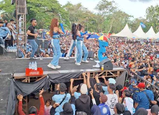 Kampanye Akbar Calon Bupati dan Wakil Bupati Kotim, Rudini Paisal di Stadion Mini 29 Nopember Sampit