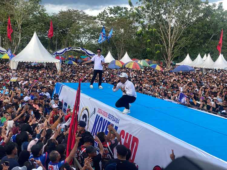 Ribuan Warga Hadiri Kampanye Akbar Koyem-SHD di Stadion 29 Nopember Sampit