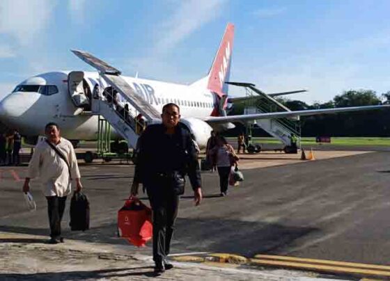 Penumpang pesawat Nam Air di Bandara H Asan Sampit.