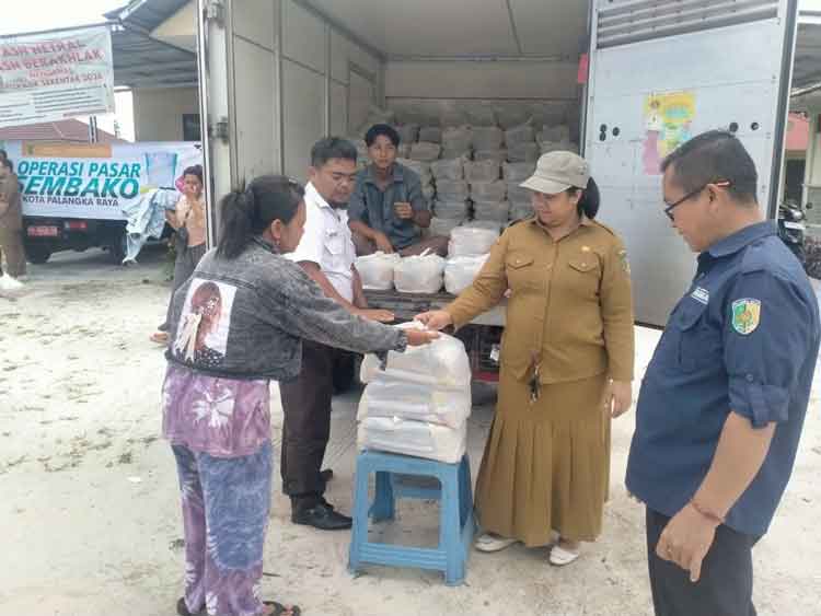 400 Paket Sembako untuk Pasar Murah di Katimpun