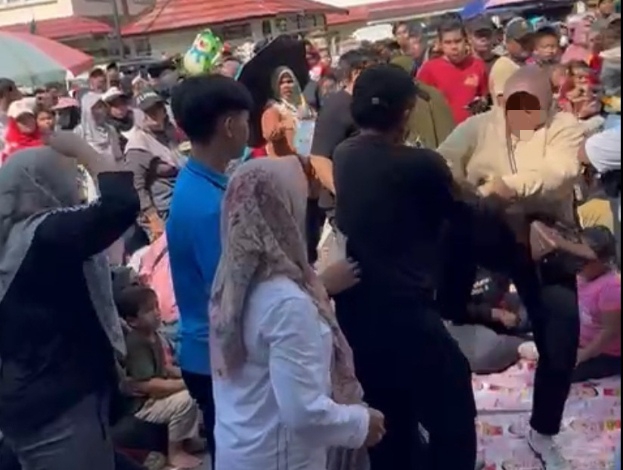 Berbagai Insiden Warnai Kegiatan Jalan Sehat Bersama Gubernur di Taman Kota Sampit 
