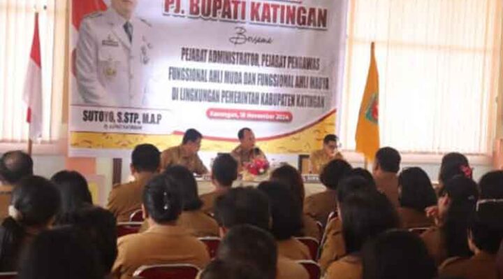 Pj Bupati Katingan, Sutoyo saat silaturahmi bersama puluhan ASN