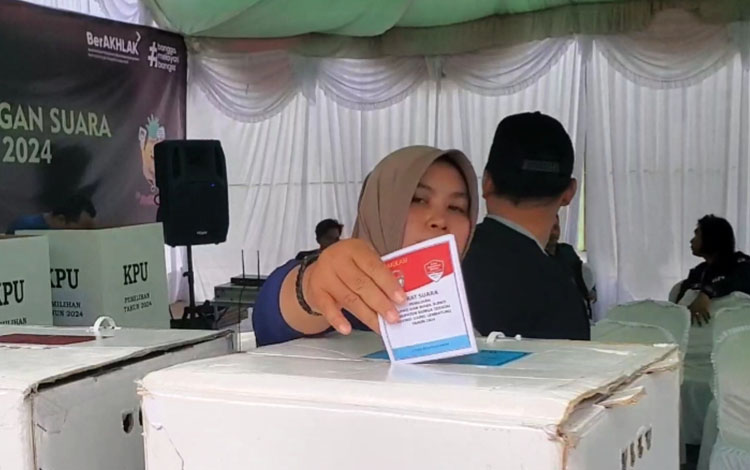 KPU Kotim Lakukan Simulasi Pemungutan dan Penghitungan Suara di TPS