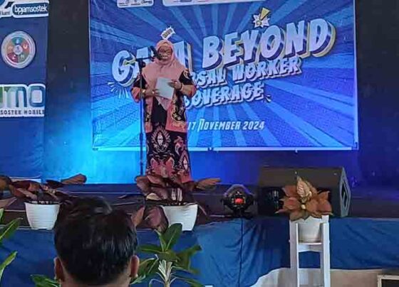 Staf Ahli Bupati Kotim Rusmiati membuka Gala Beyond Universal Worker Coverage di Sampit, Jumat, 15 November 2024.