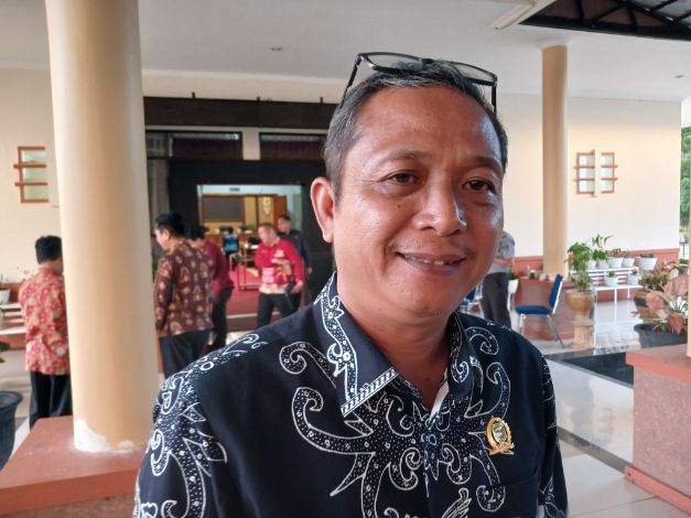 Dewan Katingan Soroti Penurunan Daya Beli Masyarakat di Pasar Kasongan