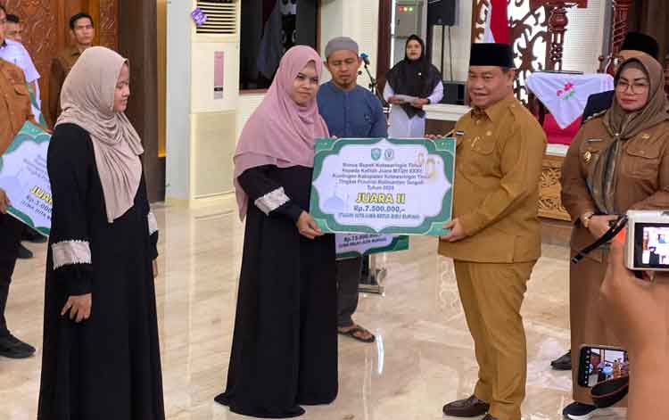 Keren! Kotim Juara Umum Lomba MTQH Tingkat Provinsi Kalteng, Halikinnor Berikan Bonus