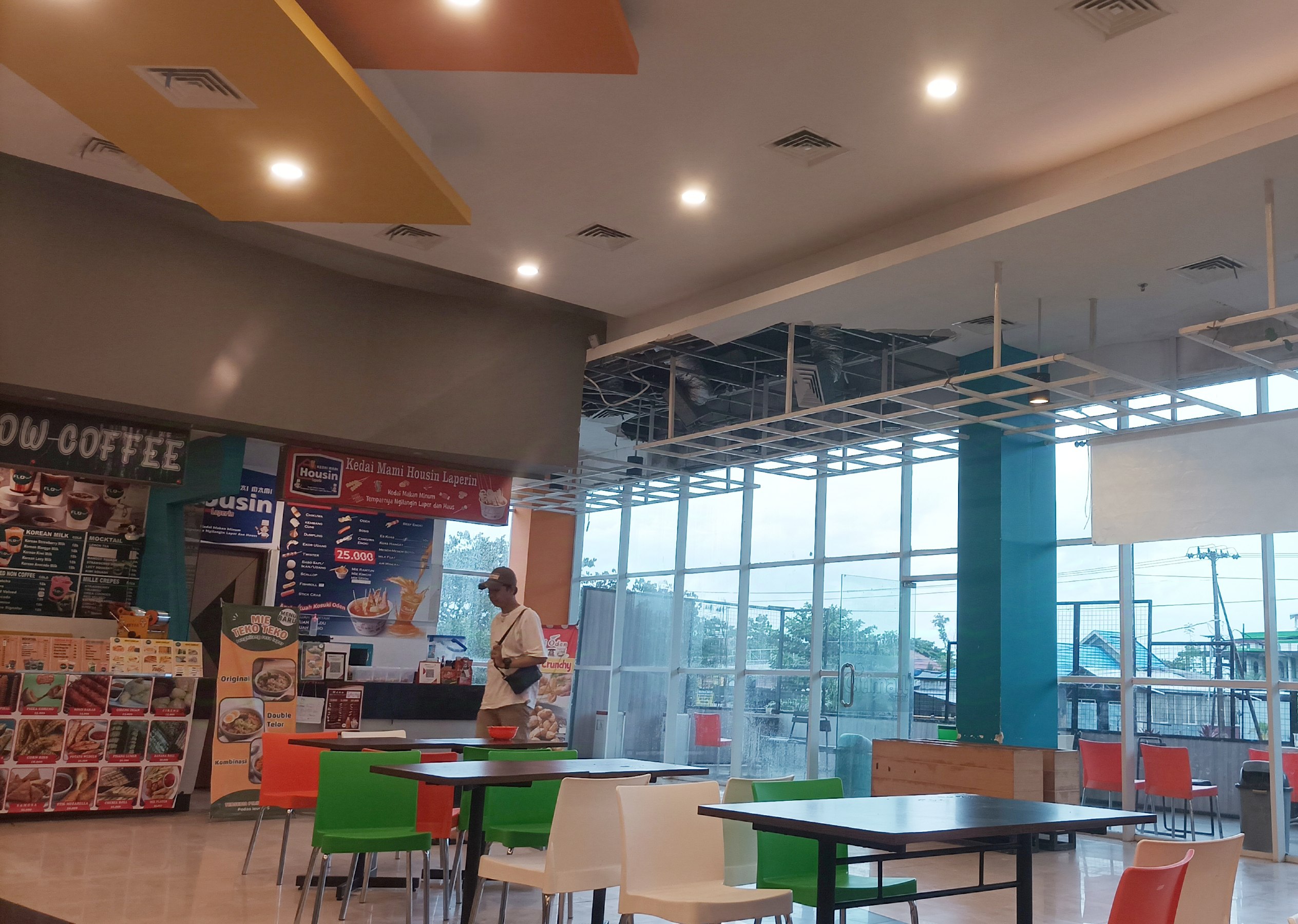 Plafon Rusak, Pengunjung Citimall Sampit Keluhkan Keamanan