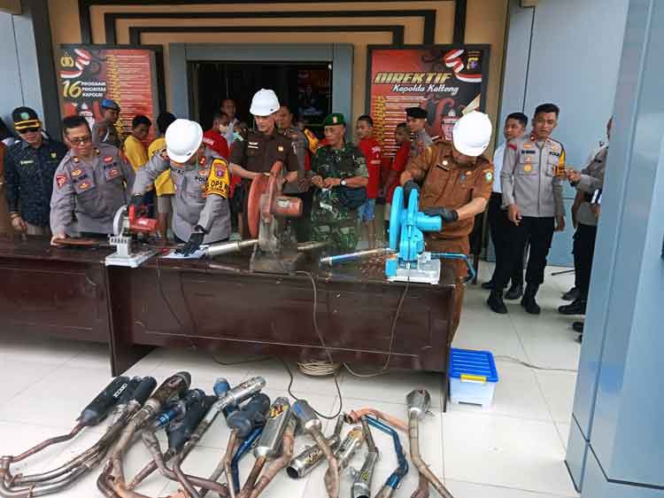 Knalpot Brong Hasil Sitaan Polres Kotim Dimusnahkan, Peringatan Tegas bagi Pengguna Jalan