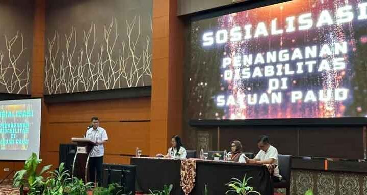 Kepala Dinas Pendidikan Kotim Muhammad Irfansyah saat sambutan Sosialisasi Penanganan Disabilitas di PAUD,belum lama ini.