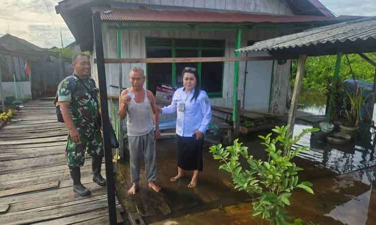 Lurah Langkai Pantau Warga Terdampak Banjir