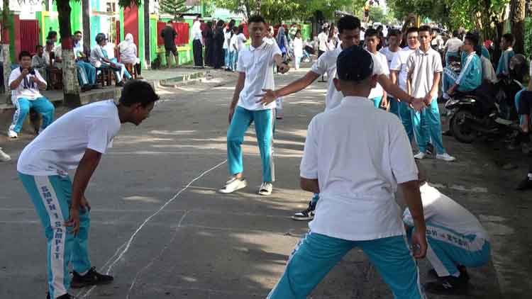 Pengawas Dinas Pendidikan Kotim Berharap Permainan Tradisional Menjadi Kebiasaan di Sekolah