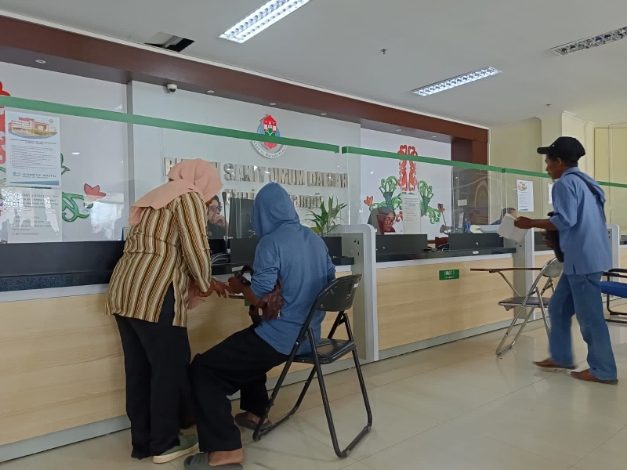 Kesabaran Habis! Antrean Dibatalkan Sepihak, RSUD dr Murjani Sampit Tuai Amarah Masyarakat