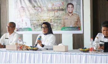 Pj Wali Kota Palangka Raya, Hera Nugrahayu memimpin rapat bersama sejumlah kepala OPD.