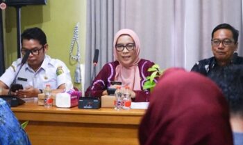 Pj Wali Kota Palangka Raya, Hera Nugrahayu rapat bersama sejumlah kepala OPD.