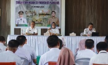 Pj Wali Kota Palangka Raya bersama jajaran rapat koordinasi capaian kinerja hingga triwulan III.