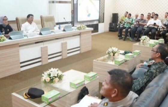 Pj Wali Kota Palangka Raya bersama jajaran saat kunjungan kerja ke Kota Batam membahas pengembangan UMKM dan Pariwisata.