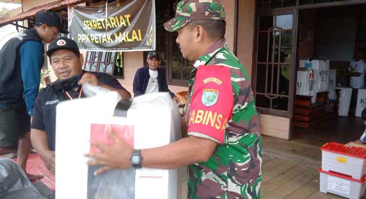 TNI dan Polri Turut Kawal Pergeseran Logistik Pilkada di Katingan