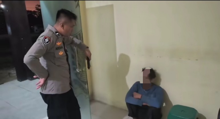 Polsek Jaya Karya  Mengamankan ODGJ yang Meresahkan Warga Samuda