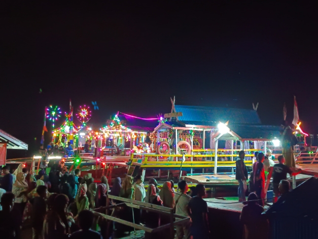 Festival Perahu Hias Susur Sungai di Sampit Diminati Warga Lokal dan Wisatawan