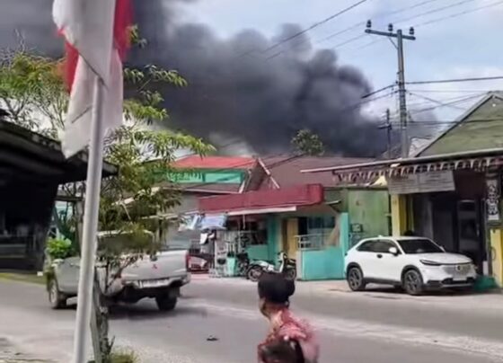 Kebakaran bangunan milik warga di Gang Delima Kuning, Kecamatan Baamang, Kabupaten Kotawaringin Timur, Jumat, 31 Januari 2025.