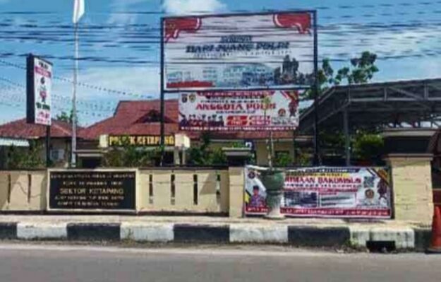 Mapolsek Ketapang tempat AA, tersangka penganiayaan Ansyori Muslim ditahan.