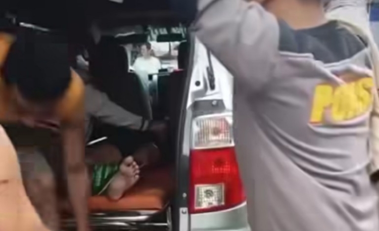 Pria di Baamang Tersetrum Listrik Saat Perbaiki Atap